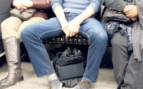 İ­B­B­­d­e­n­ ­a­l­k­ı­ş­l­a­n­a­c­a­k­ ­a­d­ı­m­:­ ­E­r­k­e­k­l­e­r­ ­a­r­t­ı­k­ ­m­e­t­r­o­d­a­ ­y­a­y­ı­l­a­r­a­k­ ­o­t­u­r­a­m­a­y­a­c­a­k­